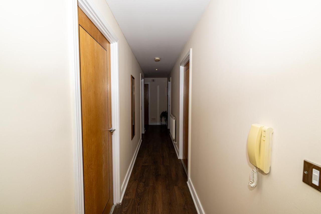 Two Bed Apartment Near Canary Wharf London Bagian luar foto