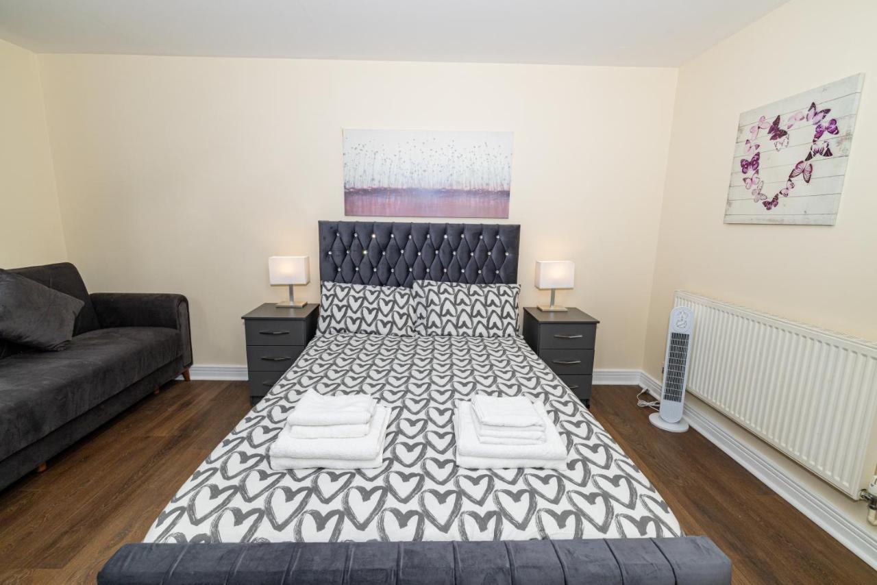 Two Bed Apartment Near Canary Wharf London Bagian luar foto
