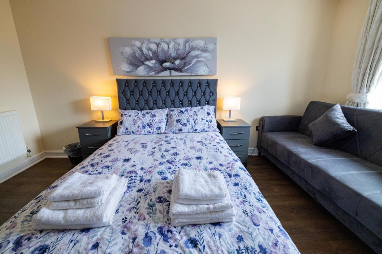 Two Bed Apartment Near Canary Wharf London Bagian luar foto