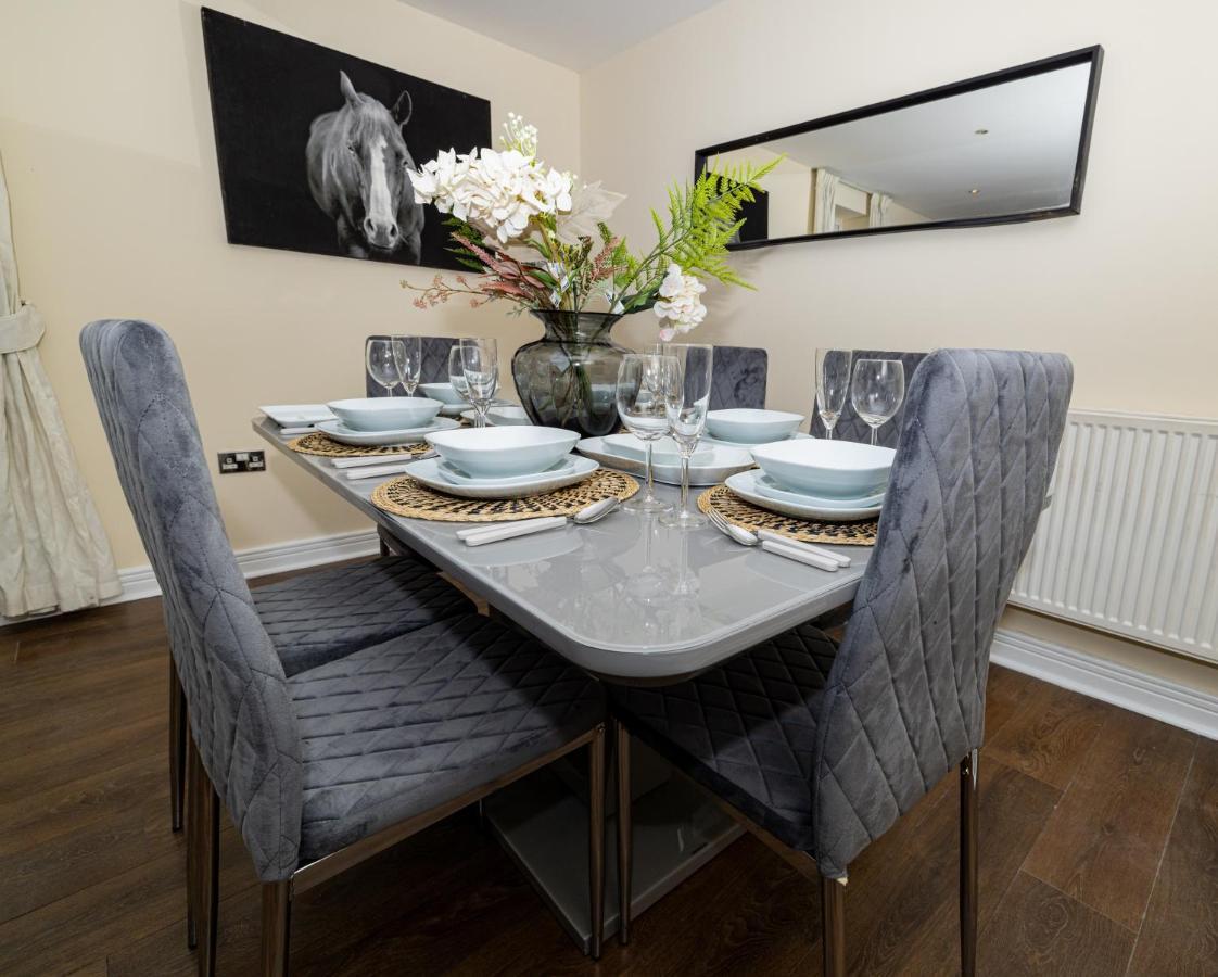 Two Bed Apartment Near Canary Wharf London Bagian luar foto