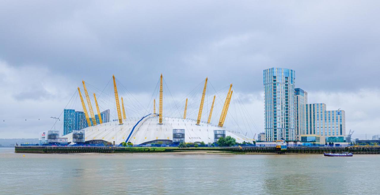 Two Bed Apartment Near Canary Wharf London Bagian luar foto