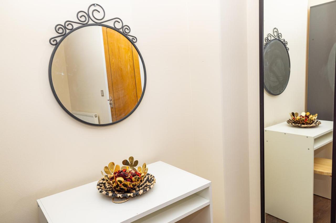 Two Bed Apartment Near Canary Wharf London Bagian luar foto