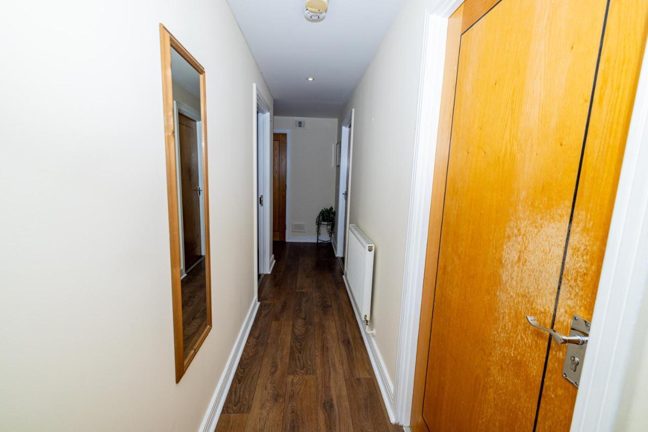 Two Bed Apartment Near Canary Wharf London Bagian luar foto