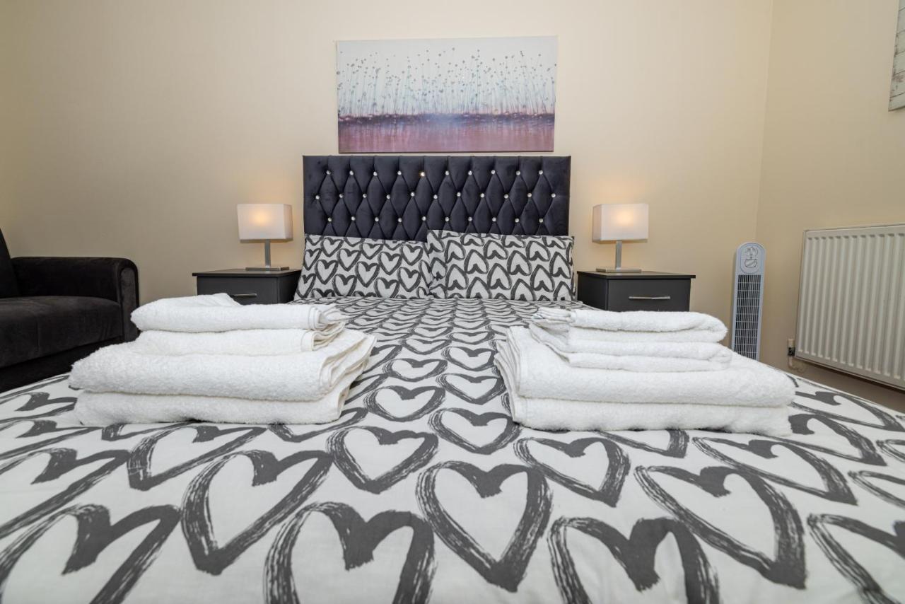 Two Bed Apartment Near Canary Wharf London Bagian luar foto