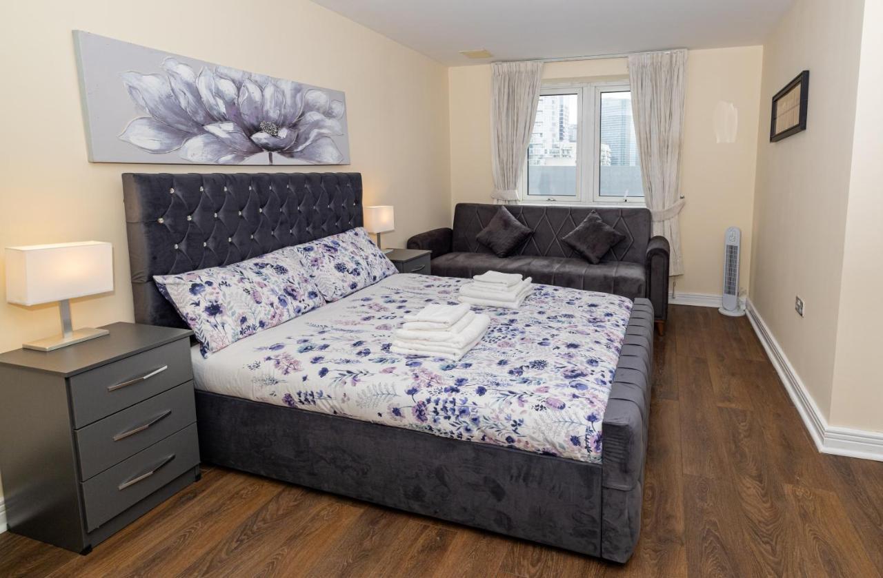 Two Bed Apartment Near Canary Wharf London Bagian luar foto