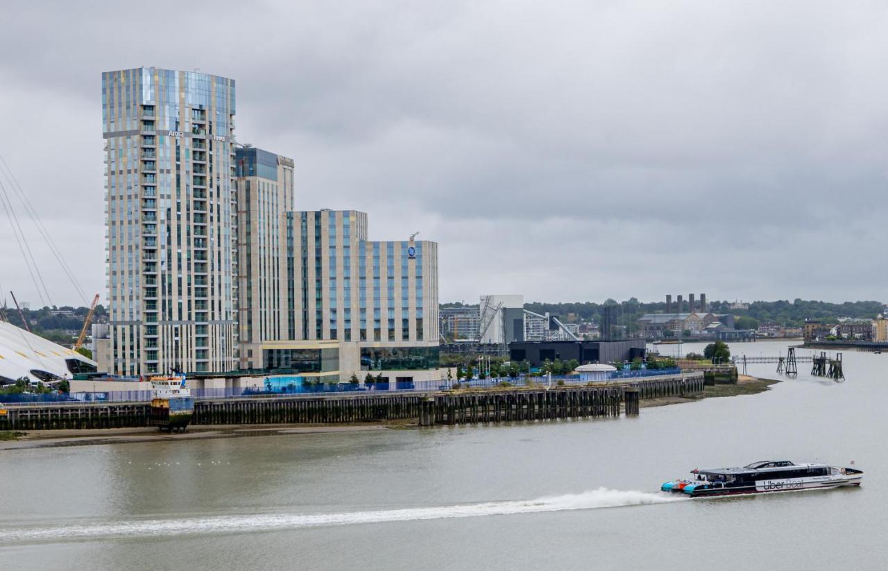 Two Bed Apartment Near Canary Wharf London Bagian luar foto