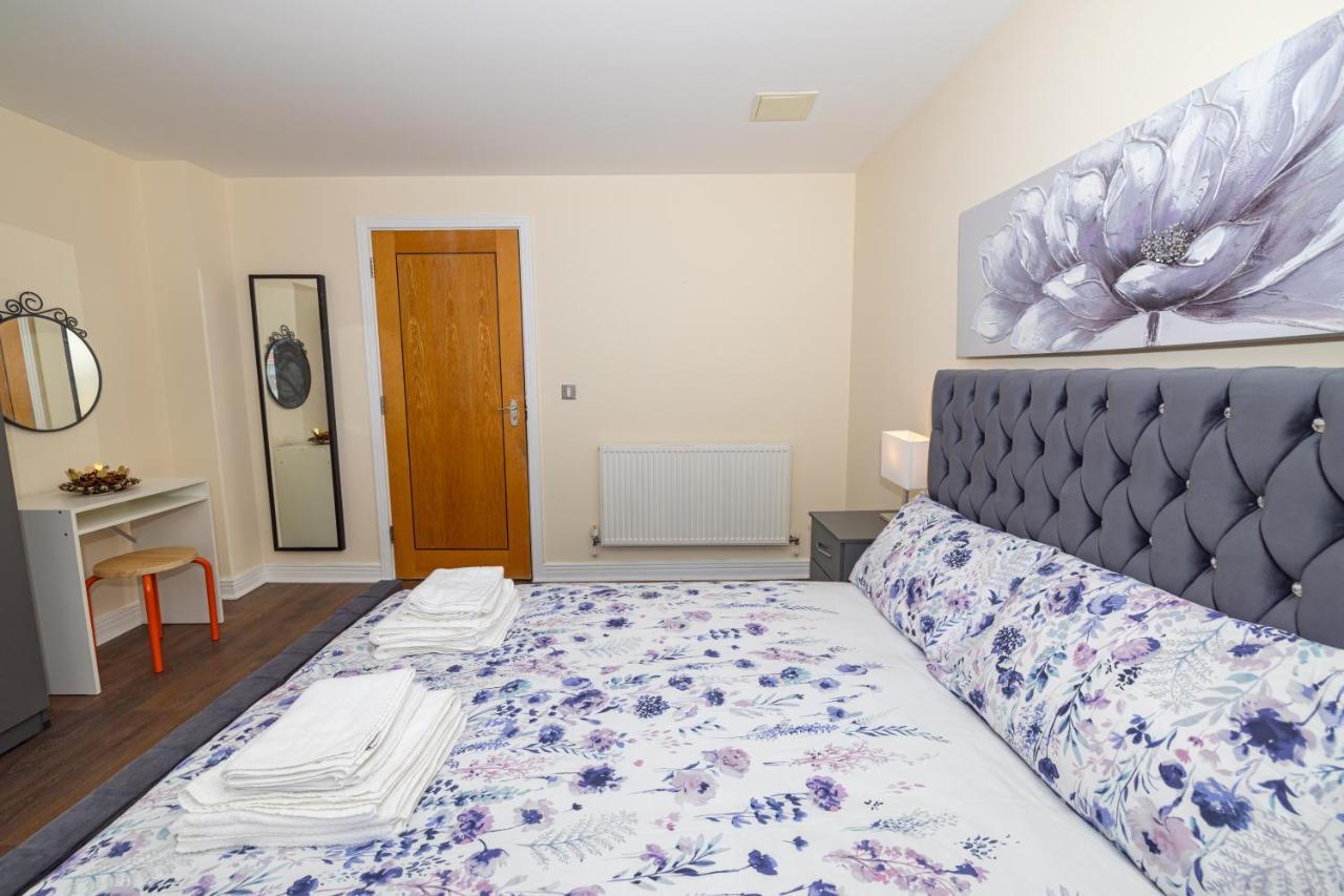Two Bed Apartment Near Canary Wharf London Bagian luar foto
