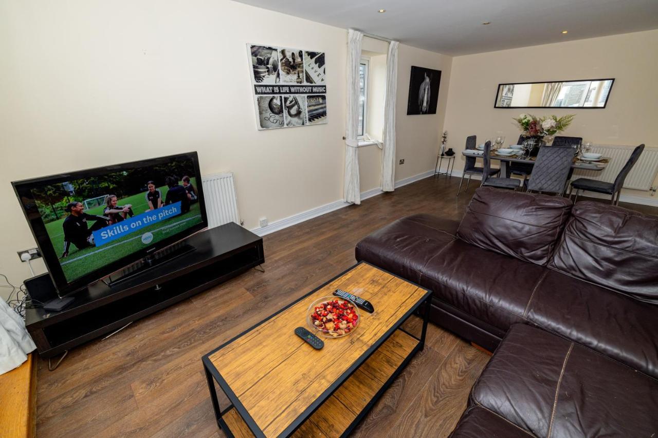 Two Bed Apartment Near Canary Wharf London Bagian luar foto