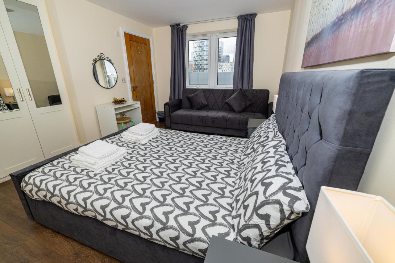 Two Bed Apartment Near Canary Wharf London Bagian luar foto