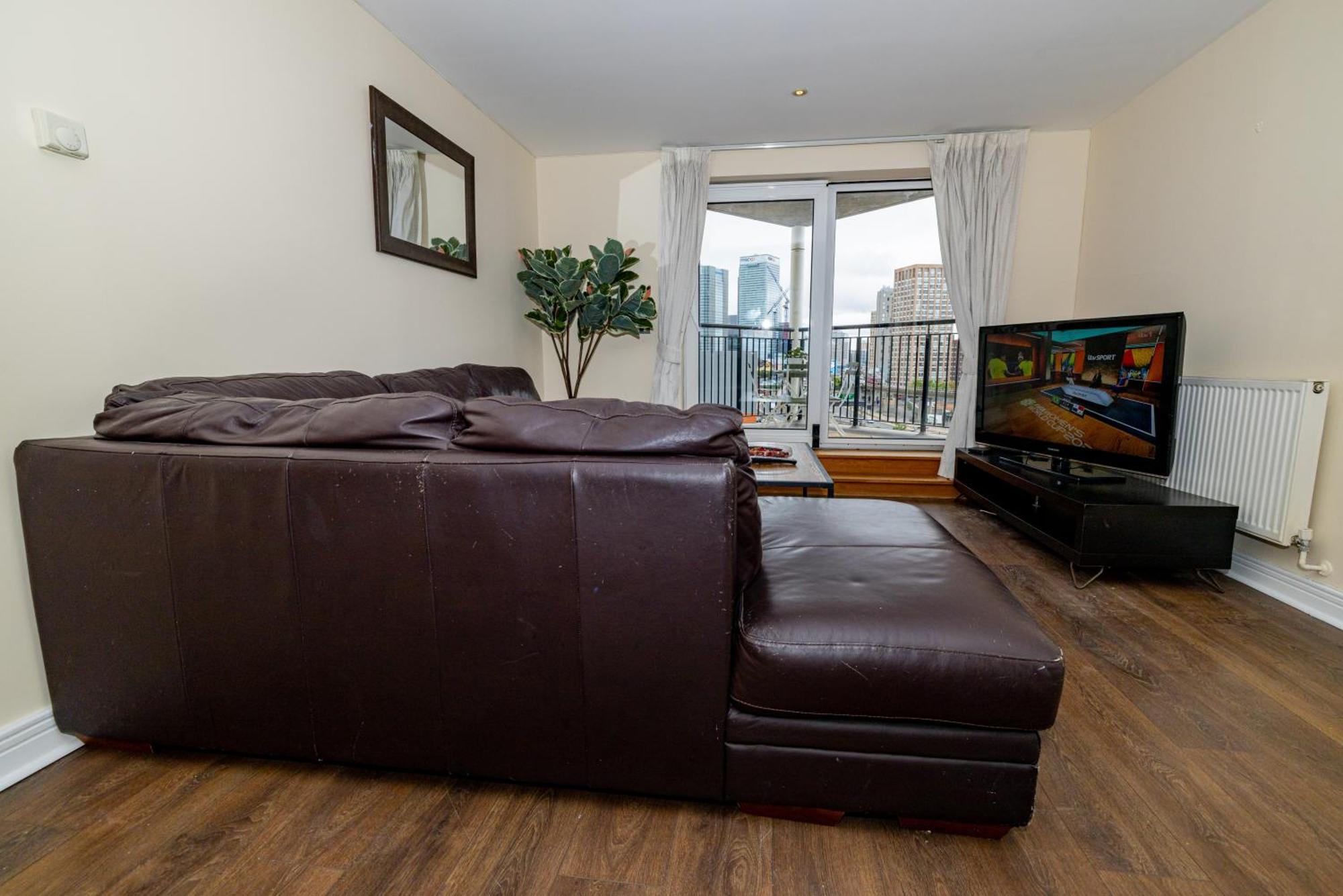 Two Bed Apartment Near Canary Wharf London Bagian luar foto
